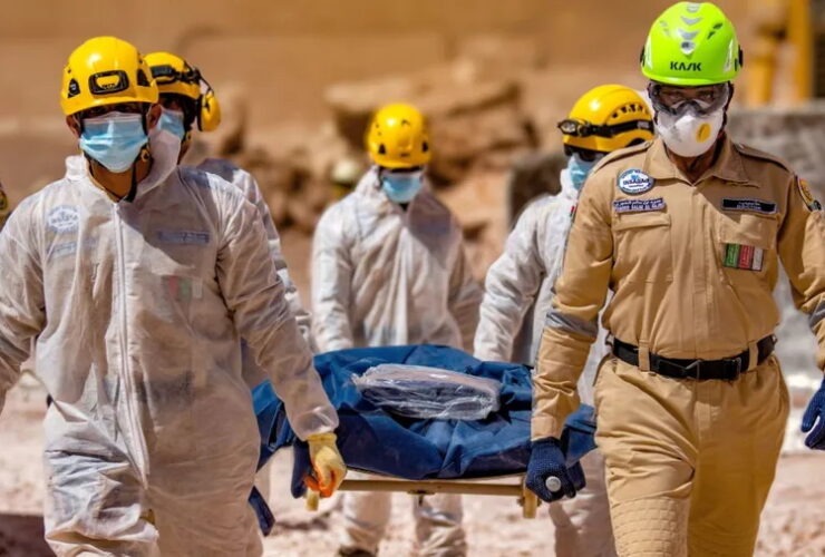 إجلاء المزيد من ضحايا الانهيارات الأرضية في عمان، والبحث مستمر