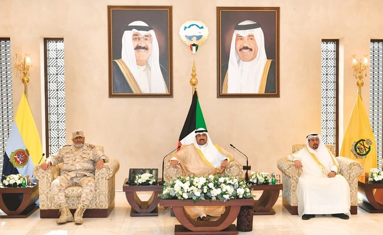 وزير الدفاع: تطبيق القانون على الجميع والحفاظ على حرمة المال العام